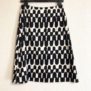 マリメッコ(marimekko)の《お値下げ》marimekko スカート(ひざ丈スカート)