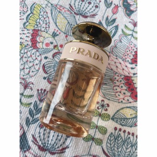 プラダ(PRADA)のPRADA プラダ　CANDY キャンディー　香水　オードトワレ(香水(女性用))