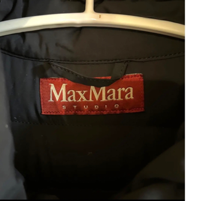 Max Mara(マックスマーラ)のMax Mara ロングダウンコート Lサイズ　黒　ヴィンテージ レディースのジャケット/アウター(ダウンコート)の商品写真