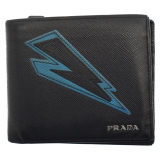 プラダ(PRADA)のPRADA プラダ サフィアーノ レザーパッチ 二つ折り財布 ウォレット ブラック(折り財布)