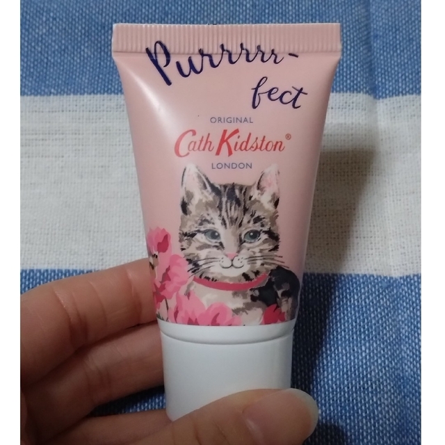 Cath Kidston(キャスキッドソン)のキャスキッドソン　ハンドクリーム　マンダリン＆ピオニーの香り　30ml コスメ/美容のボディケア(ハンドクリーム)の商品写真