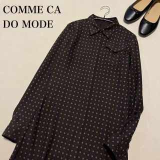 コムサデモード(COMME CA DU MODE)のCOMME CA DO MODE シャツワンピース　ドット柄　ブラウン　M(ひざ丈ワンピース)