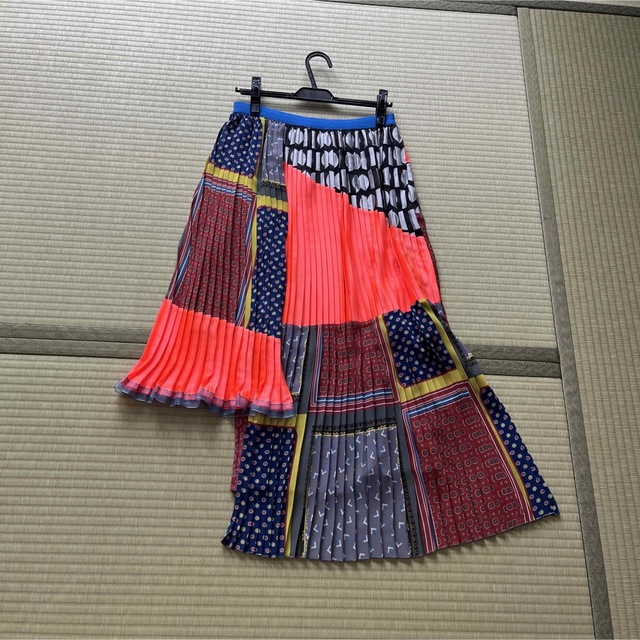 kolor(カラー)のカラーのアシンメトリースカート レディースのスカート(ひざ丈スカート)の商品写真