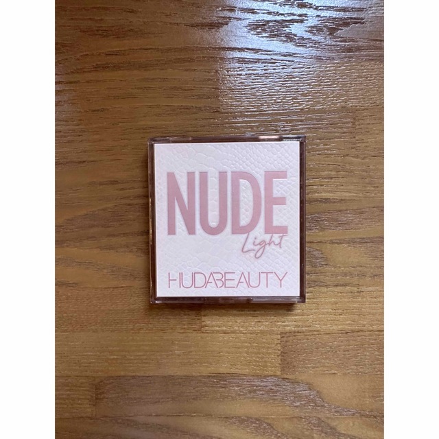 MAC(マック)のhuda beauty NUDE obsessions Nude Light  コスメ/美容のベースメイク/化粧品(アイシャドウ)の商品写真