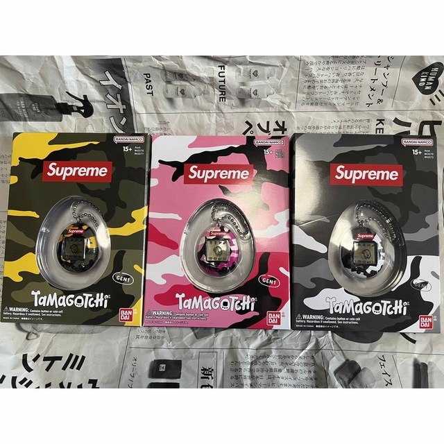 supremeたまごっち3色