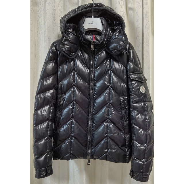 MONCLER(モンクレール)のモンクレール　Moncler　BERRIAT　べリア　ダウンジャケット メンズのジャケット/アウター(ダウンジャケット)の商品写真