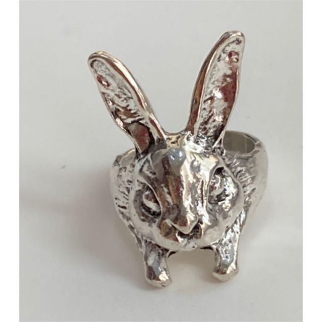 ウサギの指輪　男女兼用　シルバー　リング　メンズ　レディース　大きめ レディースのアクセサリー(リング(指輪))の商品写真
