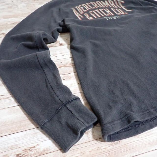 Abercrombie&Fitch(アバクロンビーアンドフィッチ)のAbercrombie&Fitch アバクロ ビンテージプリント加工 スウェット メンズのトップス(Tシャツ/カットソー(七分/長袖))の商品写真