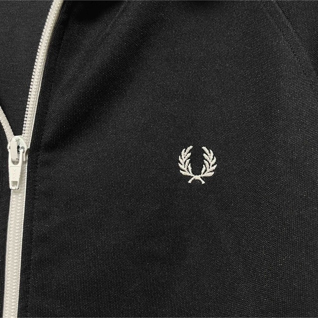 FRED PERRY(フレッドペリー)のFREDPERRY フレッドペリー　トラックジャケット　M ブラック メンズのトップス(ジャージ)の商品写真