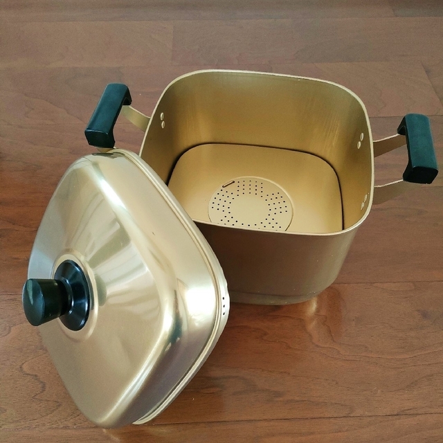 HNH（ホクセイ）アルミ　蒸し器　蒸かし鍋　22cm インテリア/住まい/日用品のキッチン/食器(鍋/フライパン)の商品写真