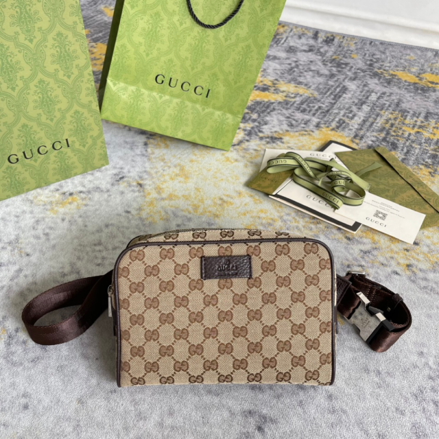 訳あり】 Gucci 新品直営購入 グッチ ボディーバッグ モノグラム 男女