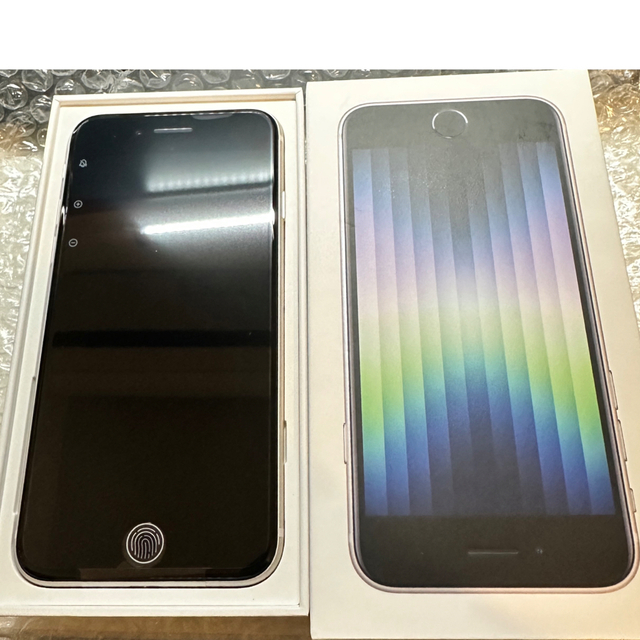 iPhone SE3 第3世代 64GB スターライト ホワイト 白 スマホ/家電/カメラのスマートフォン/携帯電話(スマートフォン本体)の商品写真