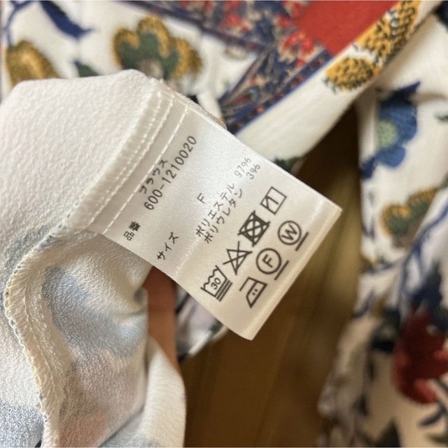 ROSE BUD - ROSE BUD 花柄シャツの通販 by a shop|ローズバッドならラクマ ROSE BUD - ROSE BUD 花柄シャツの通販 by a shop|ローズバッドならラクマ
