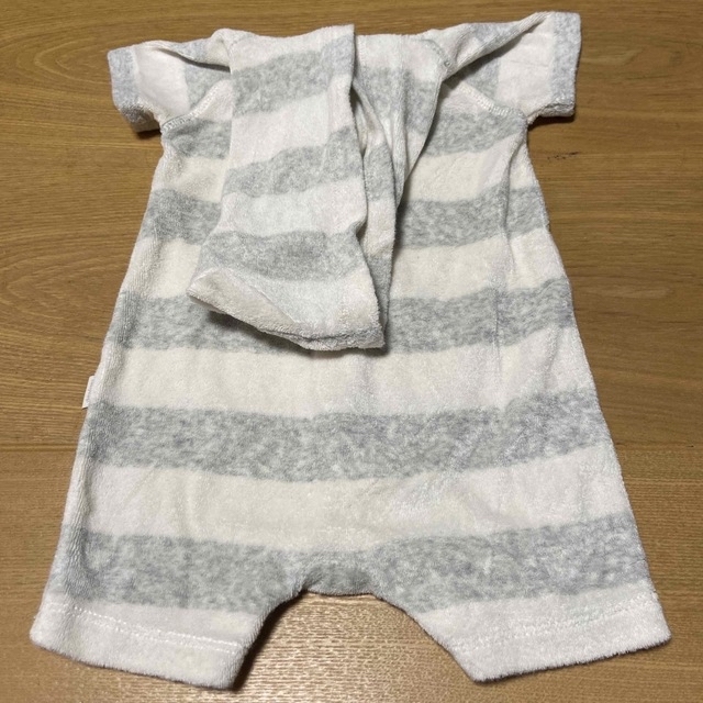 babyGAP(ベビーギャップ)のGAP ロンパース　70 キッズ/ベビー/マタニティのベビー服(~85cm)(ロンパース)の商品写真