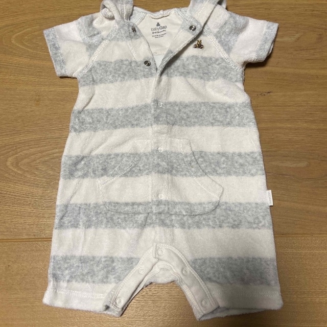 babyGAP(ベビーギャップ)のGAP ロンパース　70 キッズ/ベビー/マタニティのベビー服(~85cm)(ロンパース)の商品写真