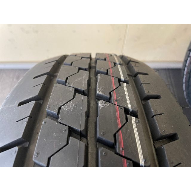 搬入設置サービス付 215/70R15 C ホワイトリボン タイヤ 4本セット