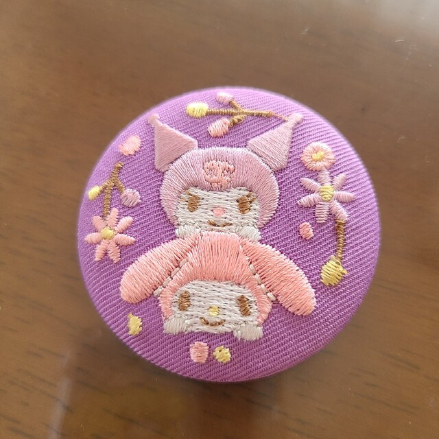 サンリオ(サンリオ)のサンリオ　刺繍缶バッジ エンタメ/ホビーのおもちゃ/ぬいぐるみ(キャラクターグッズ)の商品写真