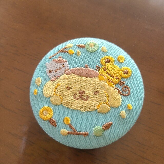 サンリオ(サンリオ)のサンリオ　刺繍缶バッジ エンタメ/ホビーのおもちゃ/ぬいぐるみ(キャラクターグッズ)の商品写真