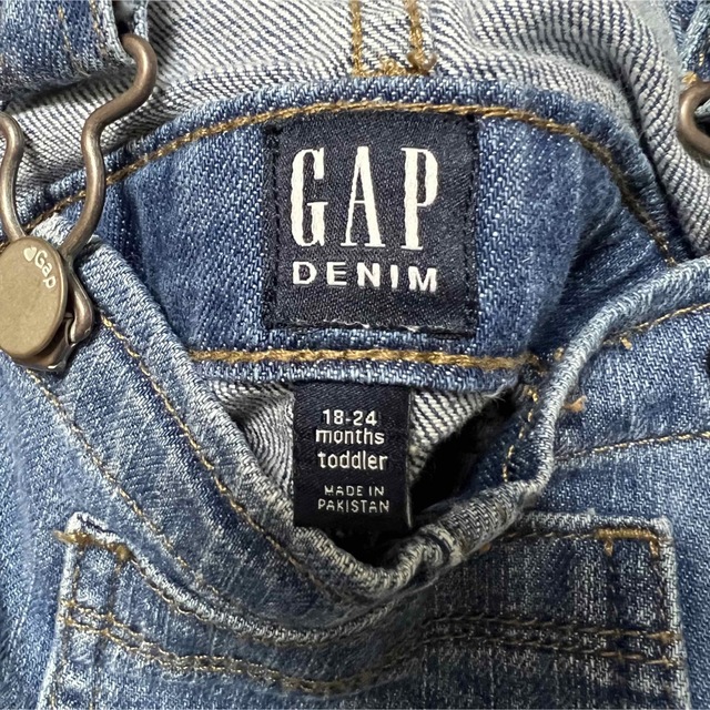 babyGAP(ベビーギャップ)のGAP BABYGAP デニムワンピース デニム 90 キッズ/ベビー/マタニティのキッズ服女の子用(90cm~)(ワンピース)の商品写真