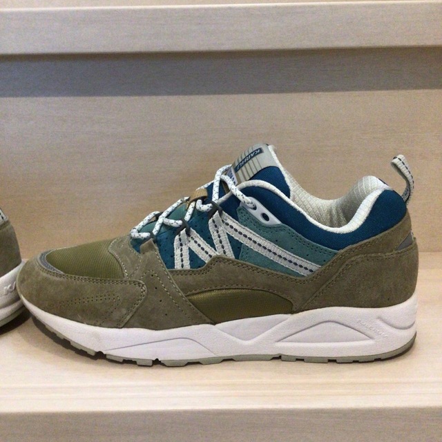 KARHU(カルフ)のカルフ KARHU フュージョン2.0 FUSION 2.0 メンズの靴/シューズ(スニーカー)の商品写真