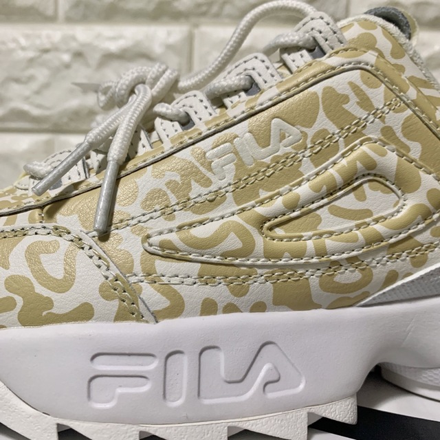 【新品】FILA レディース　スニーカー　23.5cm