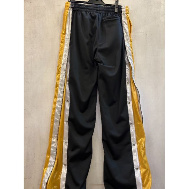 新品未使用 22AW VTMNTS トラックパンツ VETEMENTS176000円素材