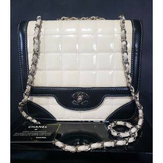 シャネル(CHANEL)のCHANELシャネルバイカラー斜めかけショルダーバック！2wayバックチョコバー(ショルダーバッグ)