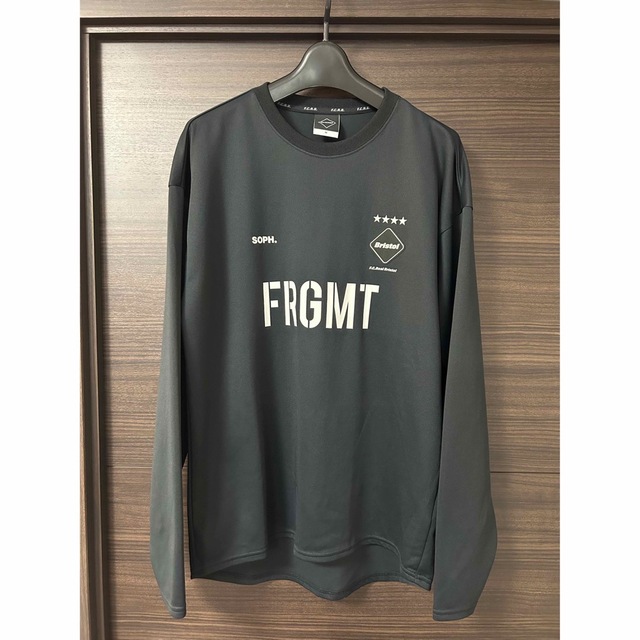 F.C.R.B.(エフシーアールビー)のFCRB × fragment design  L/S TRANING TOP メンズのトップス(Tシャツ/カットソー(七分/長袖))の商品写真