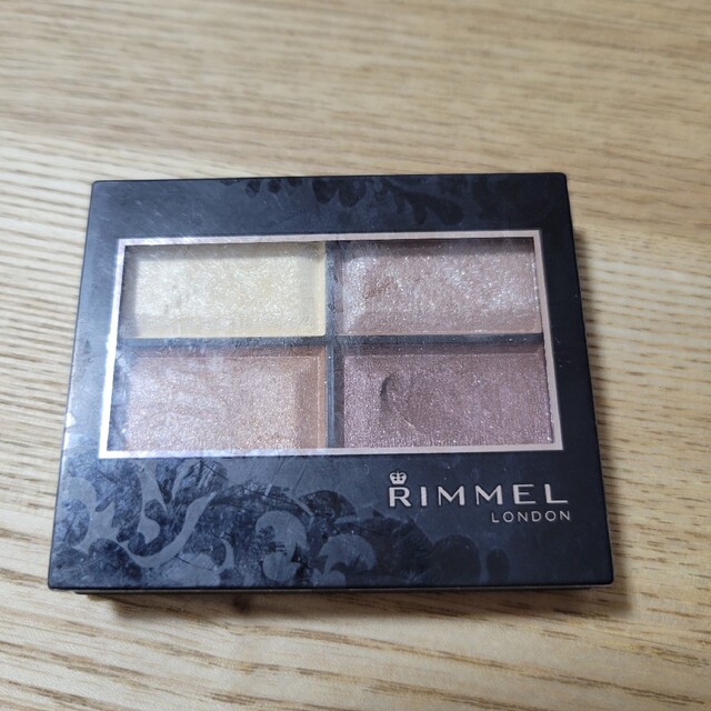 RIMMEL(リンメル)のリンメル ロイヤルヴィンテージアイズ018 コスメ/美容のベースメイク/化粧品(アイシャドウ)の商品写真