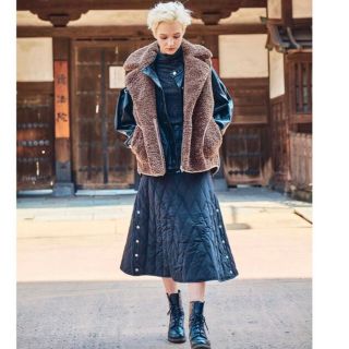 アメリヴィンテージ(Ameri VINTAGE)の美品 KOH.style キルティング スカート ブラック(ロングスカート)