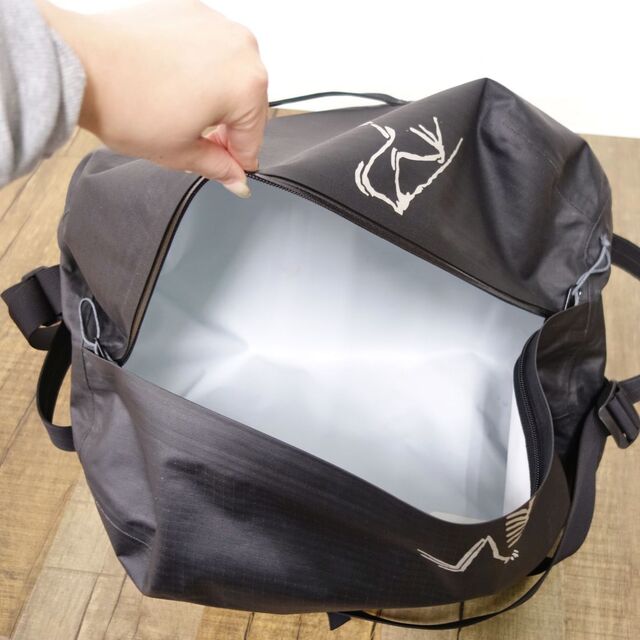 1度使用のみ) Arc'teryx Carrier Duffle 35