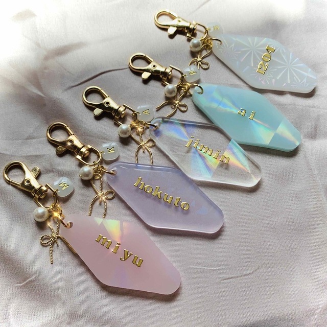 レジン ホログラム イニシャル キーホルダー 推し活 の通販 by