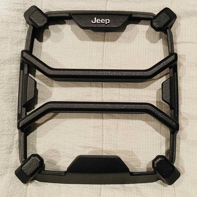 Jeep(ジープ)のJLラングラー Rugged Ridgeエリートテールガード　ハロゲン用 自動車/バイクの自動車(車種別パーツ)の商品写真