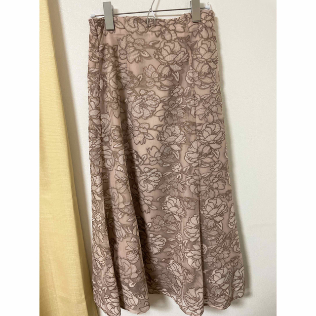 PROPORTION BODY DRESSING(プロポーションボディドレッシング)のエンブロイダリーフラワーマーメイドスカート レディースのスカート(ロングスカート)の商品写真