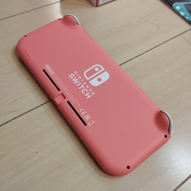 Nintendo Switch(ニンテンドースイッチ)のNINTENDO SWITCH LITE コーラル　どうぶつの森 エンタメ/ホビーのゲームソフト/ゲーム機本体(家庭用ゲーム機本体)の商品写真