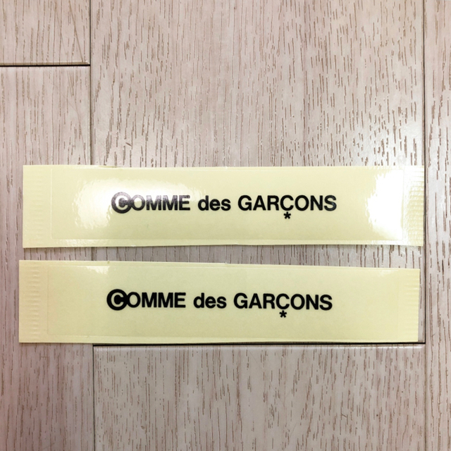 COMME des GARCONS(コムデギャルソン)の非売品 コムデギャルソン 青山本店ステッカー サカナクション シュプリーム メンズのメンズ その他(その他)の商品写真