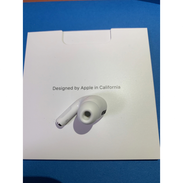 Apple(アップル)のAirPods Pro MWP22J/A (右耳 A2083） スマホ/家電/カメラのオーディオ機器(ヘッドフォン/イヤフォン)の商品写真