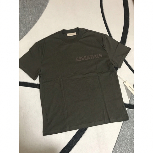 FOG ESSENTIALS フロントロゴ Tシャツ トープ / Sサイズ