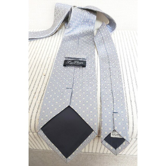 ネクタイ　メンズ　明るいグレー系　La Piega メンズのファッション小物(ネクタイ)の商品写真