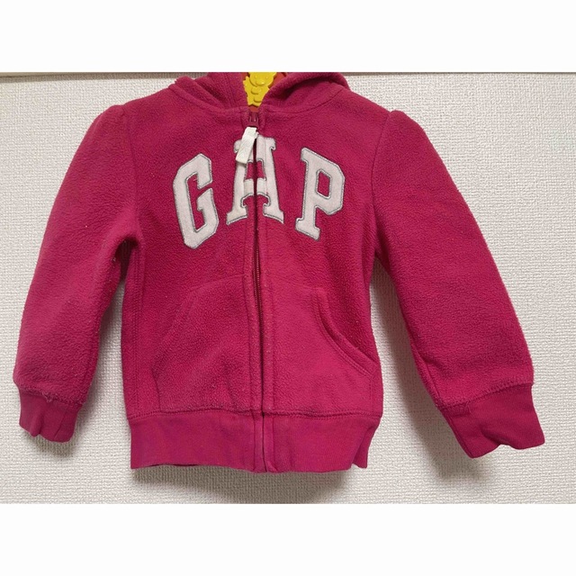 babyGAP(ベビーギャップ)のBabyGap GAP キッズ　フリース　パーカー　95センチ キッズ/ベビー/マタニティのキッズ服女の子用(90cm~)(ジャケット/上着)の商品写真