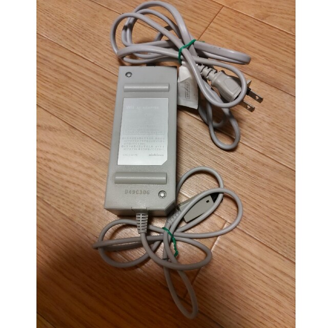 Wii(ウィー)のWii専用ACアダプター　RVL-002 エンタメ/ホビーのゲームソフト/ゲーム機本体(その他)の商品写真