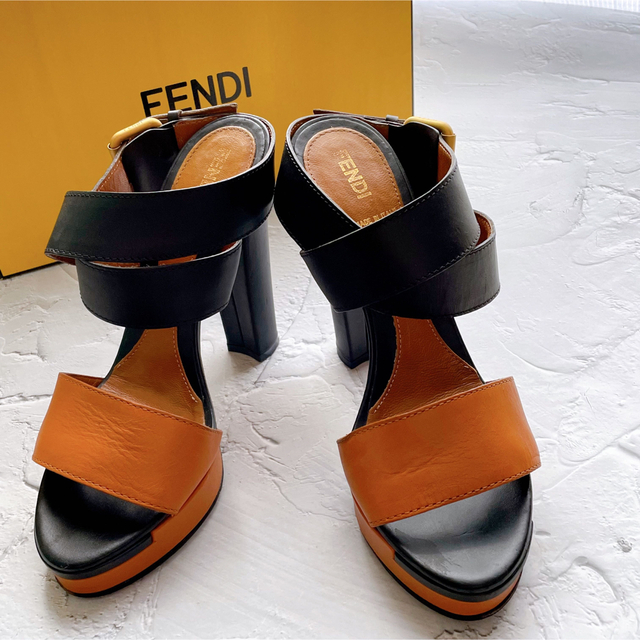 イエナfendi プラットフォームサンダル