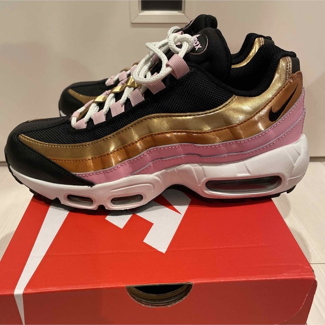 NIKE(ナイキ)のナイキ　NIKE  エアマックス95 AIRMAX95 24.5 レディースの靴/シューズ(スニーカー)の商品写真