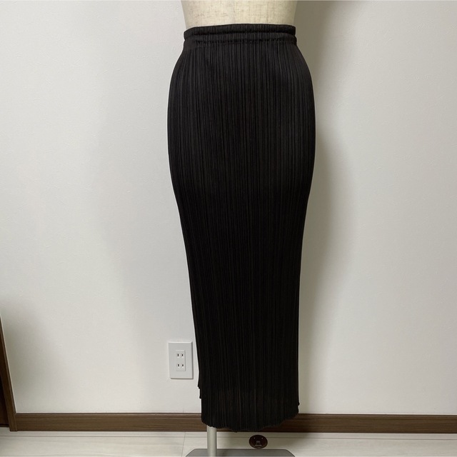PLEATS PLEASE ISSEY MIYAKE(プリーツプリーズイッセイミヤケ)のプリーツプリーズ　イッセイミヤケ　スカート  正規品 レディースのスカート(ロングスカート)の商品写真
