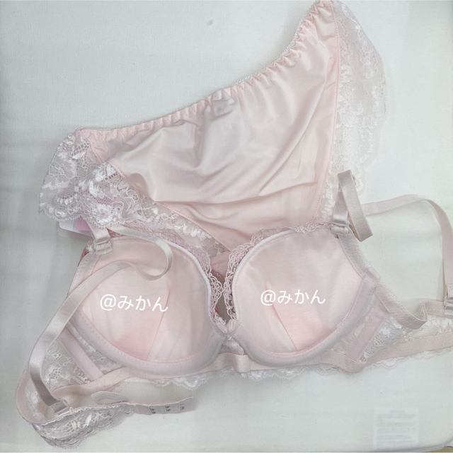 ペールカラーがオシャレ✨♥️メロウフラワーカーペットブラショーツセット(ピンク) レディースの下着/アンダーウェア(ブラ&ショーツセット)の商品写真