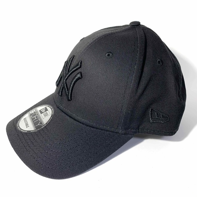 NEW ERA(ニューエラー)のニューエラ 9FORTY ニューヨーク・ヤンキース ブラック × ブラック メンズの帽子(キャップ)の商品写真