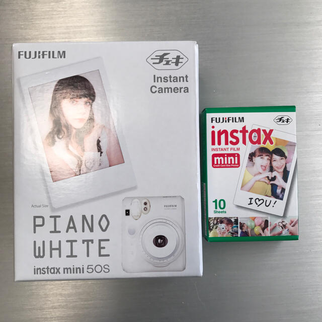 富士フイルム(フジフイルム)の【未開封】instax mini50S チェキ ピアノホワイト 本体 付属付き スマホ/家電/カメラのカメラ(フィルムカメラ)の商品写真