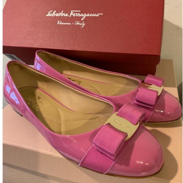 Salvatore Ferragamo(サルヴァトーレフェラガモ)の廃盤❤️着用1度のみ❤️Salvatore Ferragamo フラットシューズ レディースの靴/シューズ(バレエシューズ)の商品写真