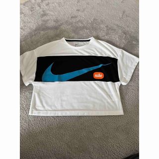 ナイキ(NIKE)のNIKE  ショート丈Tシャツ　150 美品(Tシャツ/カットソー)