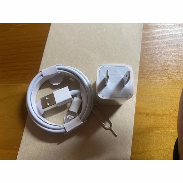 Apple  lightningケーブル 充電  コンセントセット スマホ/家電/カメラのスマートフォン/携帯電話(バッテリー/充電器)の商品写真
